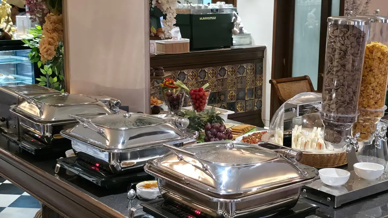 Morning Dining Display