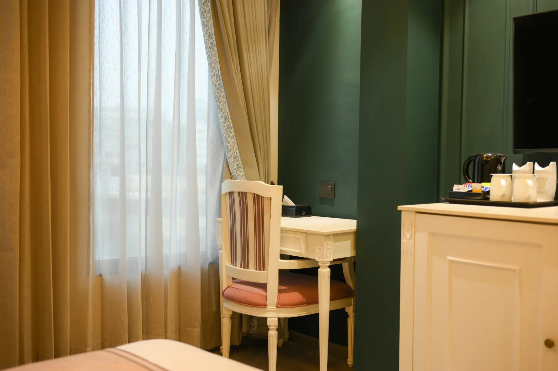 Classic Room - Detailed Room View