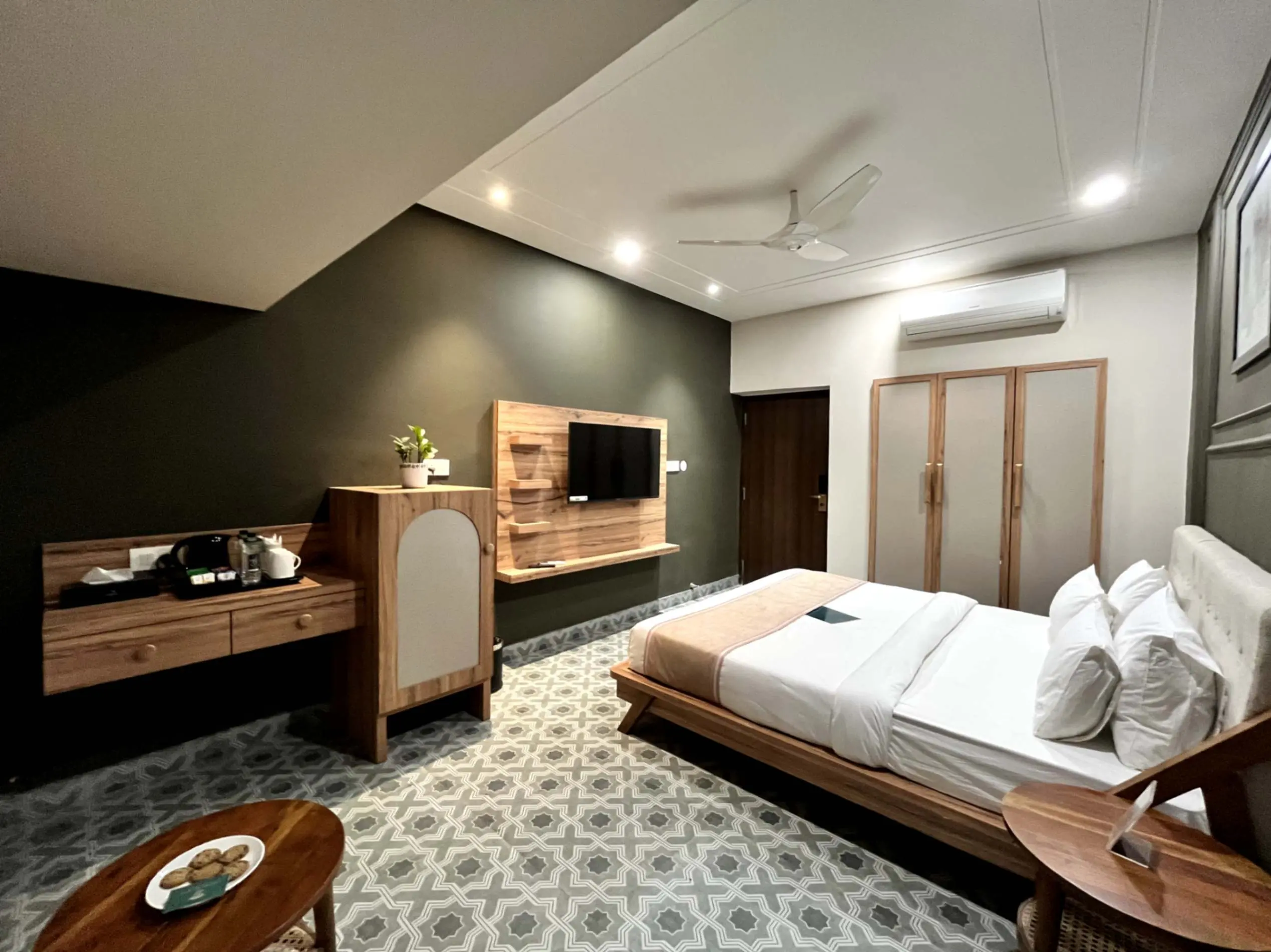 Grand Luxury Room – Ground Floor - Photo 5