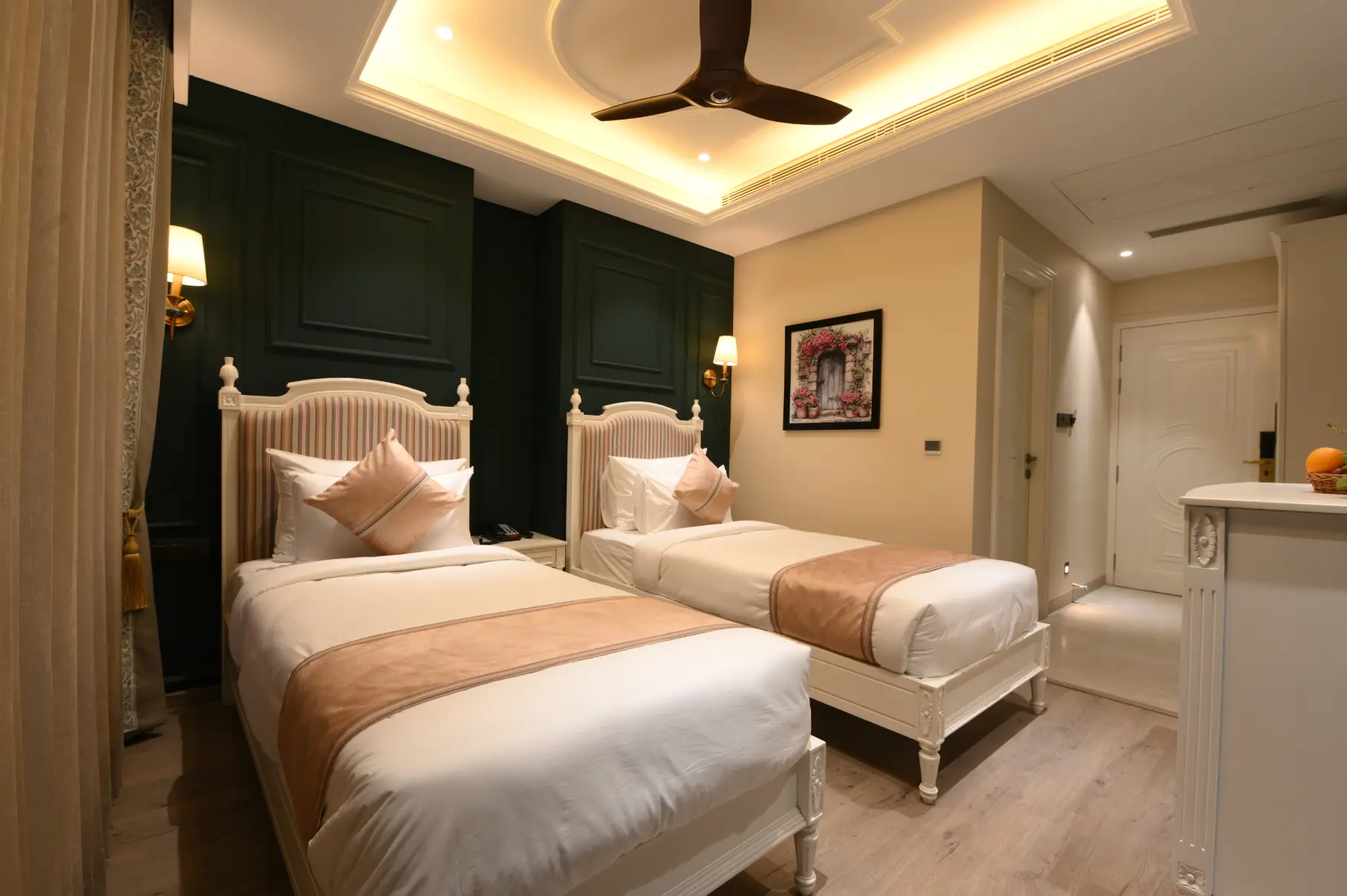 Luxury Twin Room - Spacious Layout
