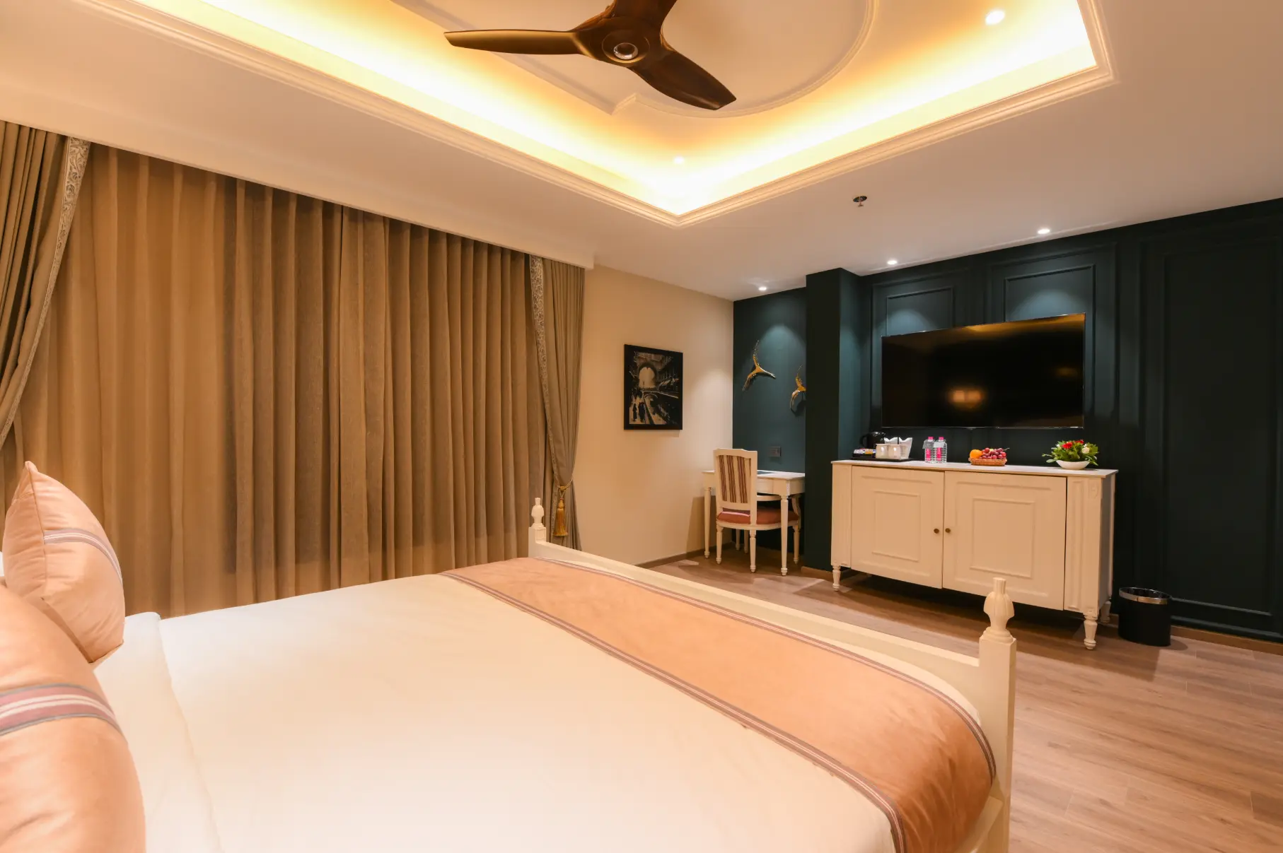 Royal Suite - Royal Decor & Ambience