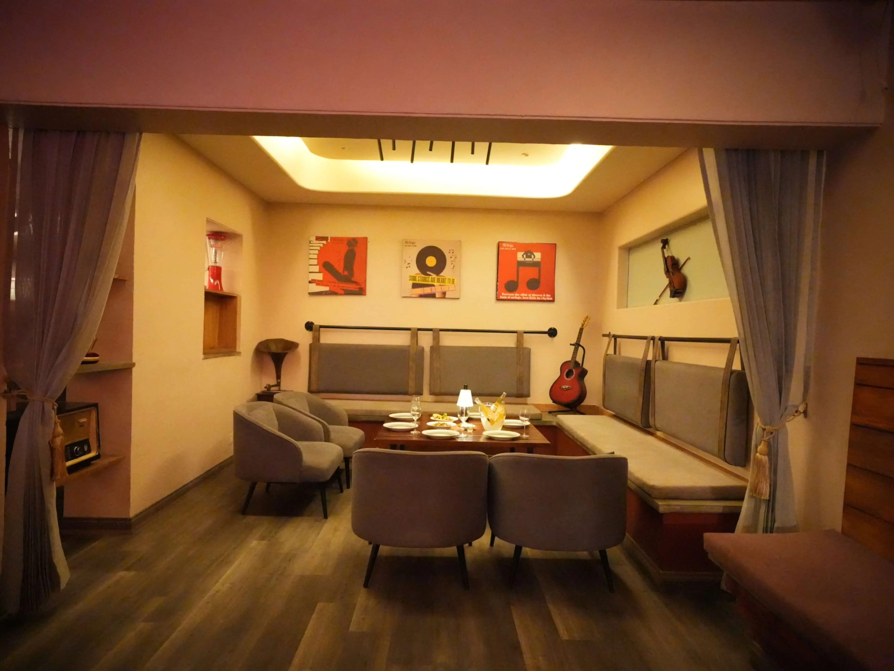 Strings Cocktail Lounge Interior 6